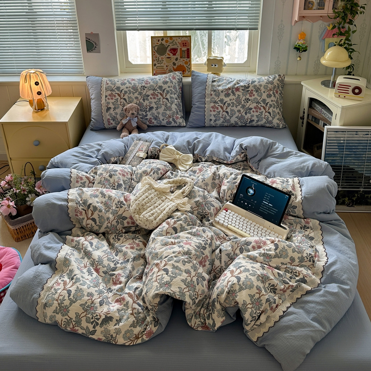 91家纺网 家纺一手货源 找家纺 水墨江南 2025新款云感皱皱纱全棉花边四件套场景一 花边款-繁花