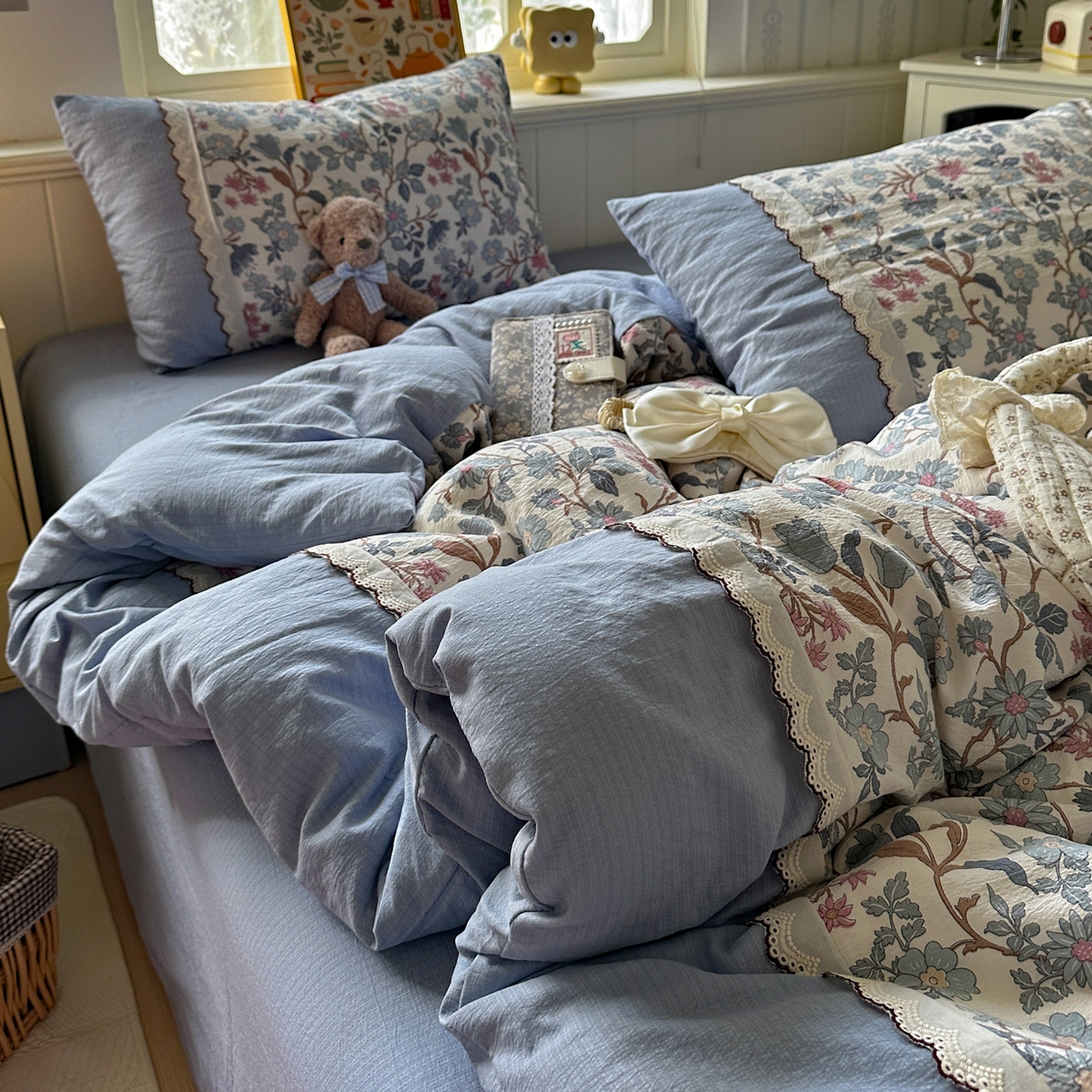 91家纺网 家纺一手货源 找家纺 水墨江南 2025新款云感皱皱纱全棉花边四件套场景一 花边款-繁花