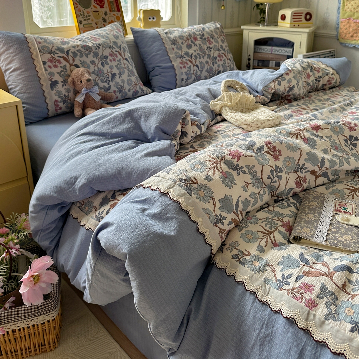 91家纺网 家纺一手货源 找家纺 水墨江南 2025新款云感皱皱纱全棉花边四件套场景一 花边款-繁花