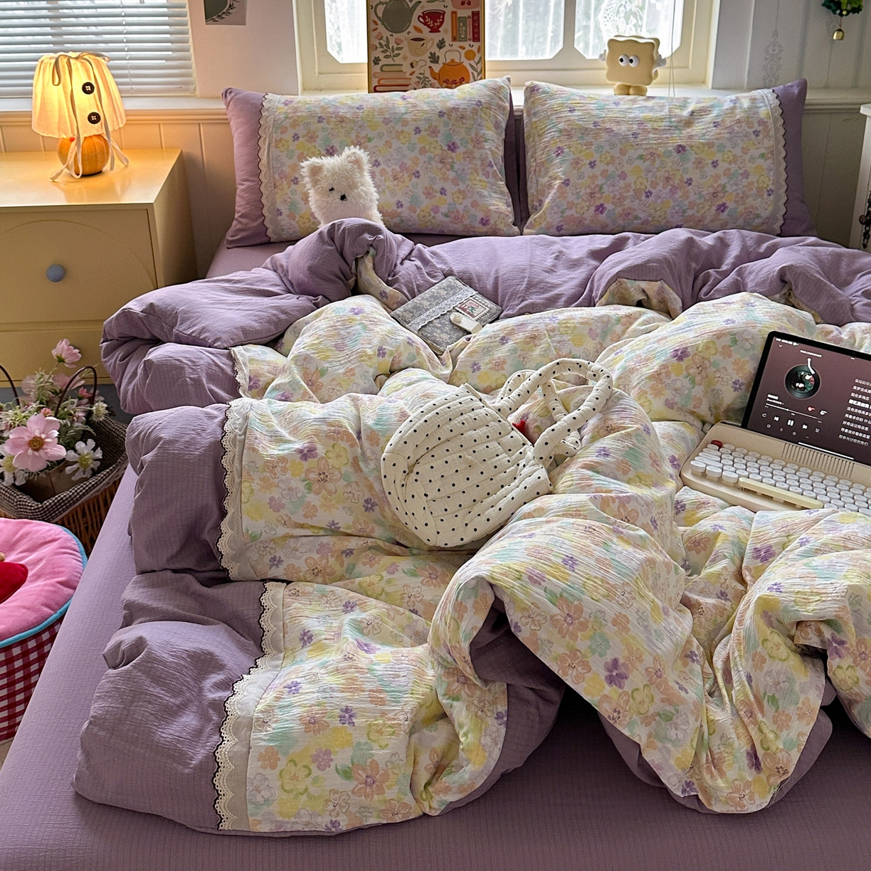 91家纺网 家纺一手货源 找家纺 水墨江南 2025新款云感皱皱纱全棉花边四件套场景一 花边款-花雨