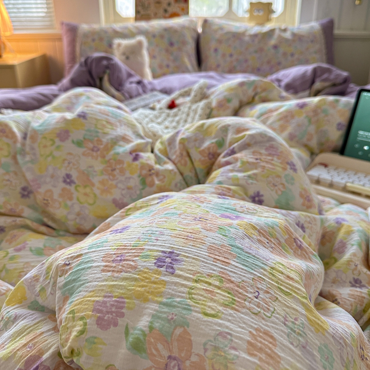 91家纺网 家纺一手货源 找家纺 水墨江南 2025新款云感皱皱纱全棉花边四件套场景一 花边款-花雨