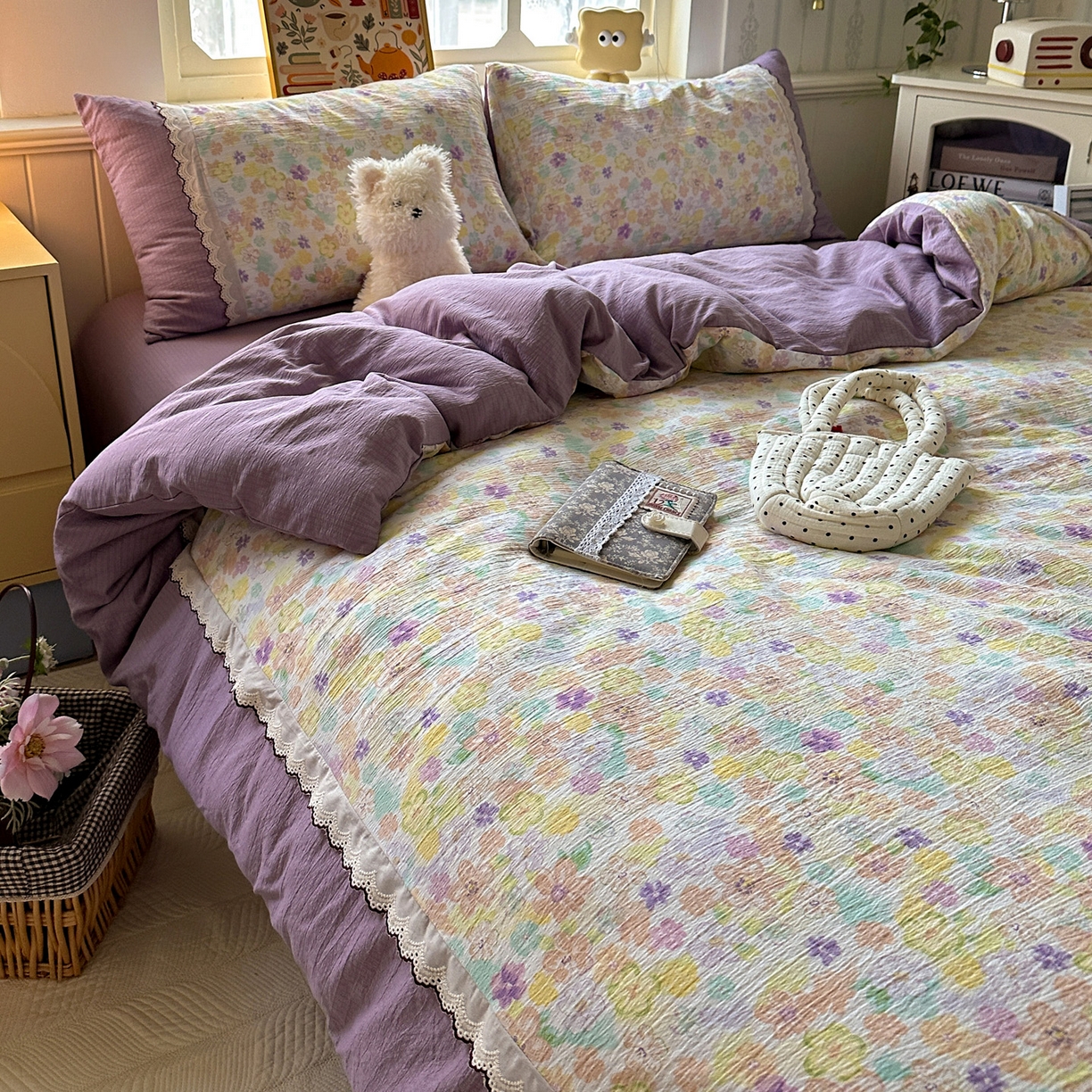 91家纺网 家纺一手货源 找家纺 水墨江南 2025新款云感皱皱纱全棉花边四件套场景一 花边款-花雨