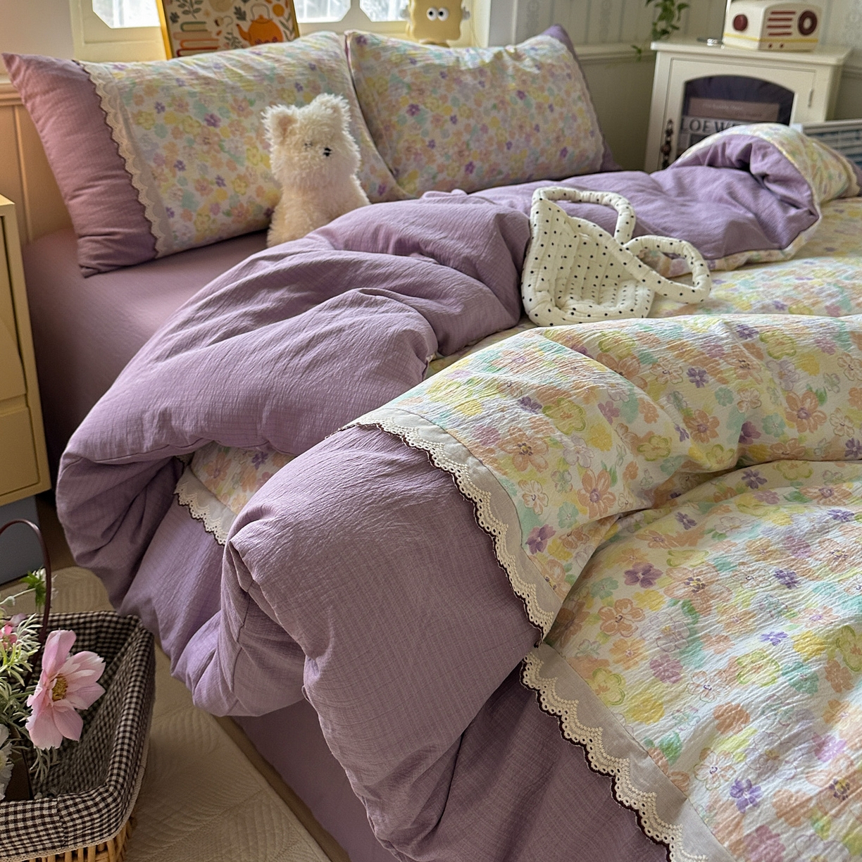 91家纺网 家纺一手货源 找家纺 水墨江南 2025新款云感皱皱纱全棉花边四件套场景一 花边款-花雨