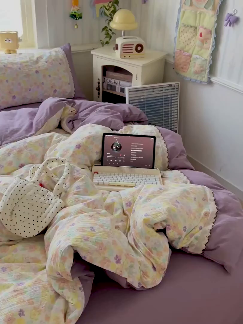 91家纺网 家纺一手货源 找家纺 水墨江南 2025新款云感皱皱纱全棉花边四件套场景一 花边款-花雨