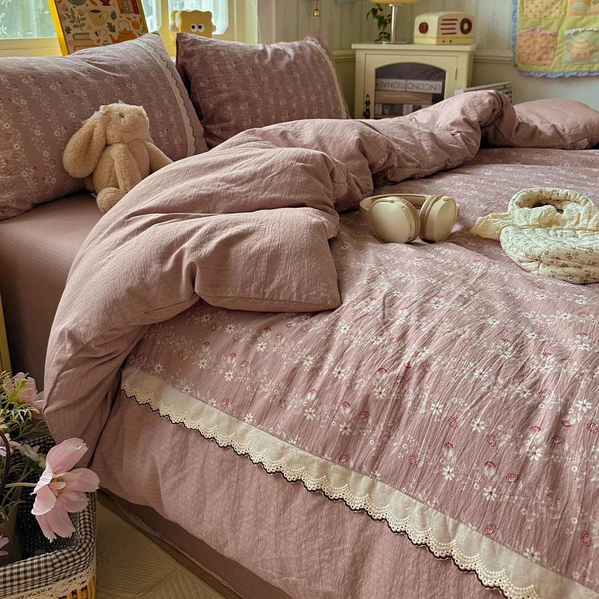 91家纺网 家纺一手货源 找家纺 水墨江南 2025新款云感皱皱纱全棉花边四件套场景一 花边款-花枝