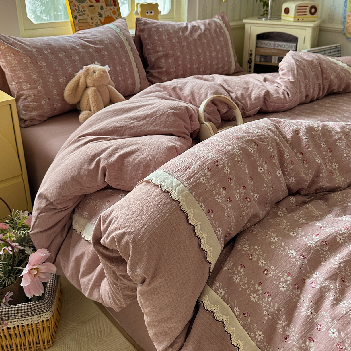 91家纺网 家纺一手货源 找家纺 水墨江南 2025新款云感皱皱纱全棉花边四件套场景一 花边款-花枝