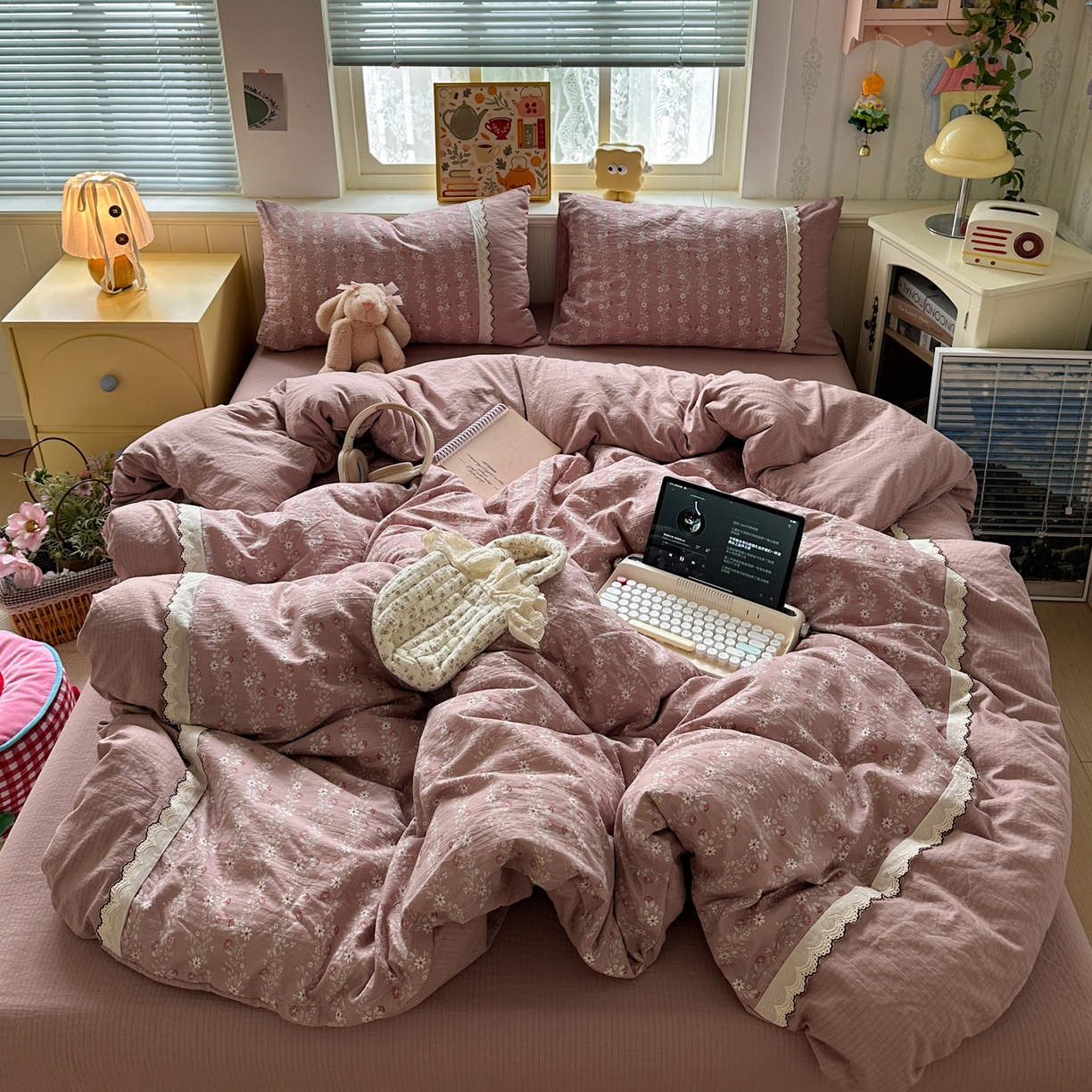 91家纺网 家纺一手货源 找家纺 水墨江南 2025新款云感皱皱纱全棉花边四件套场景一 花边款-花枝