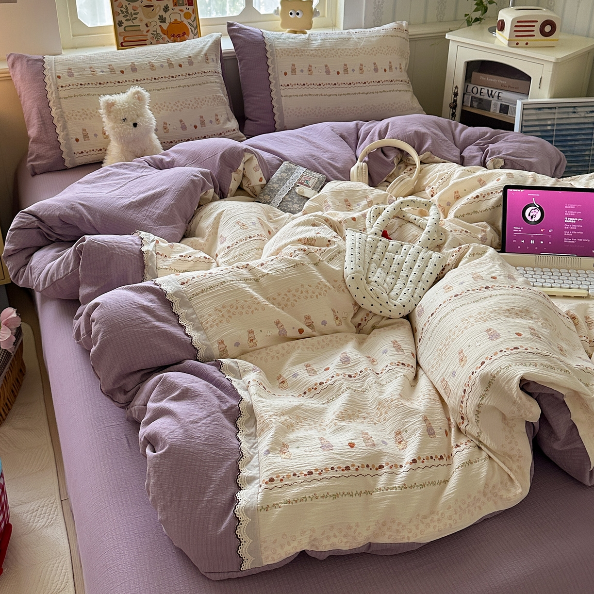 91家纺网 家纺一手货源 找家纺 水墨江南 2025新款云感皱皱纱全棉花边四件套场景一 花边款-快乐小兔