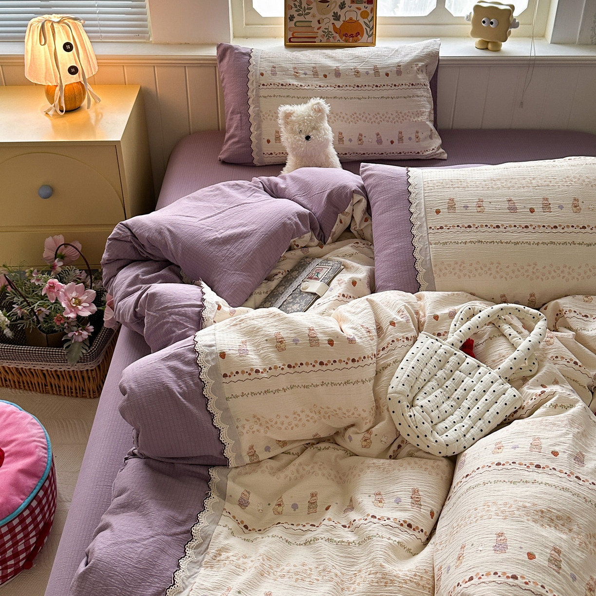 91家纺网 家纺一手货源 找家纺 水墨江南 2025新款云感皱皱纱全棉花边四件套场景一 花边款-快乐小兔