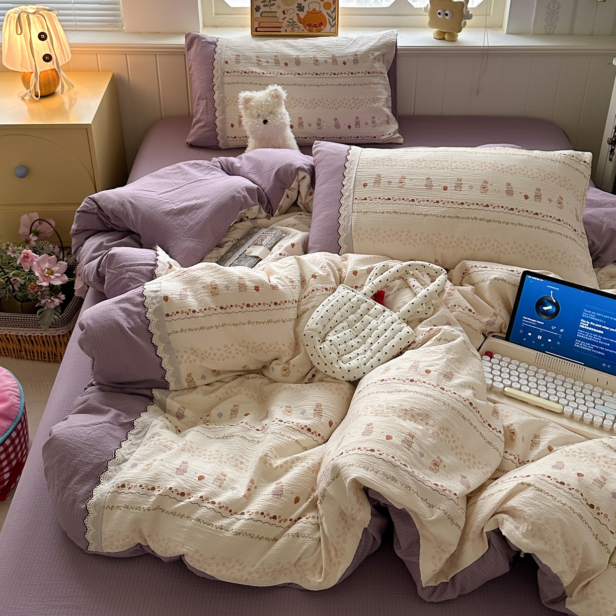 91家纺网 家纺一手货源 找家纺 水墨江南 2025新款云感皱皱纱全棉花边四件套场景一 花边款-快乐小兔