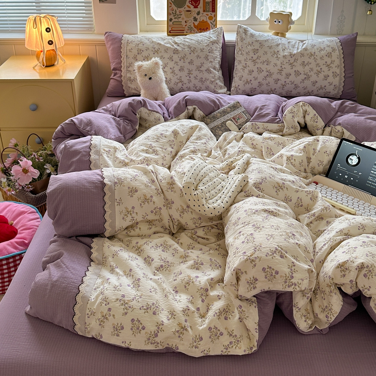 91家纺网 家纺一手货源 找家纺 水墨江南 2025新款云感皱皱纱全棉花边四件套场景一 花边款-浪漫花枝