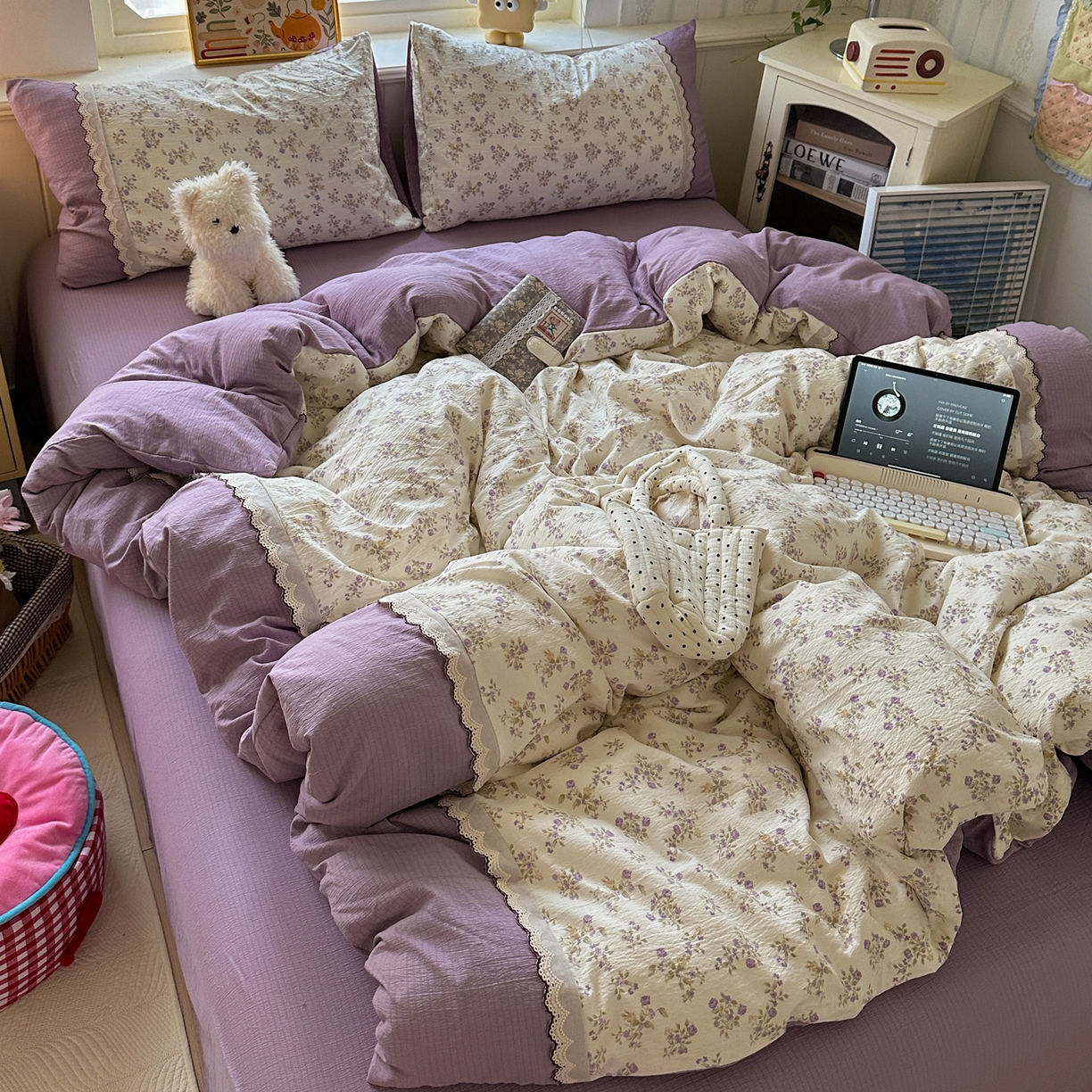 91家纺网 家纺一手货源 找家纺 水墨江南 2025新款云感皱皱纱全棉花边四件套场景一 花边款-浪漫花枝