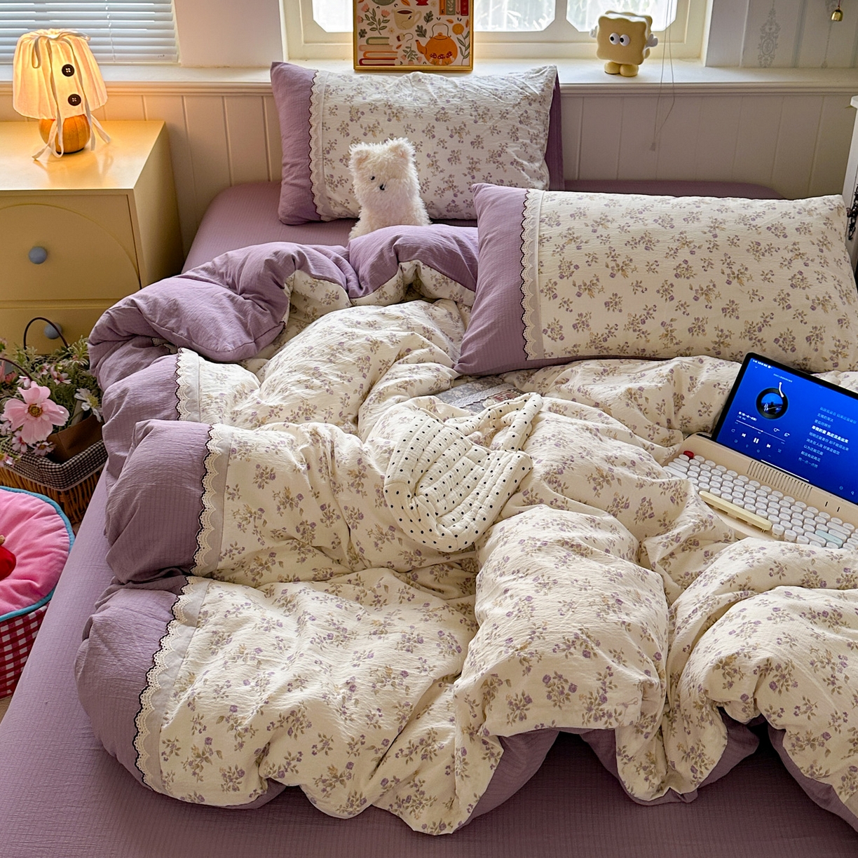 91家纺网 家纺一手货源 找家纺 水墨江南 2025新款云感皱皱纱全棉花边四件套场景一 花边款-浪漫花枝