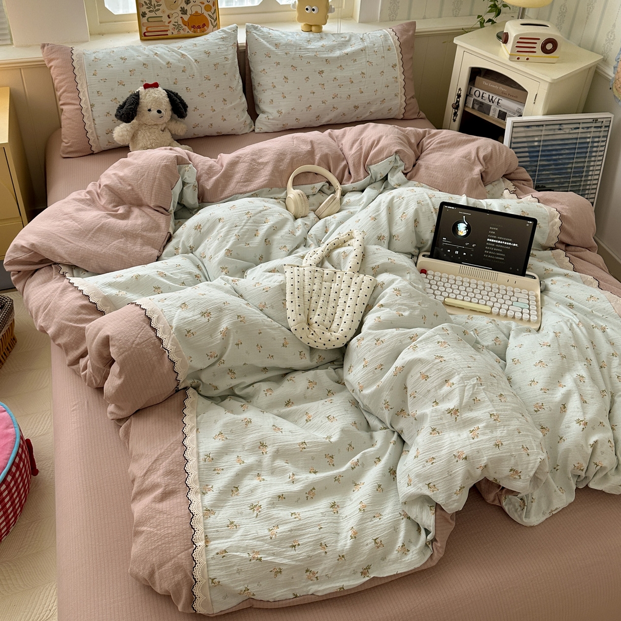 91家纺网 家纺一手货源 找家纺 水墨江南 2025新款云感皱皱纱全棉花边四件套场景一 花边款-铃兰花