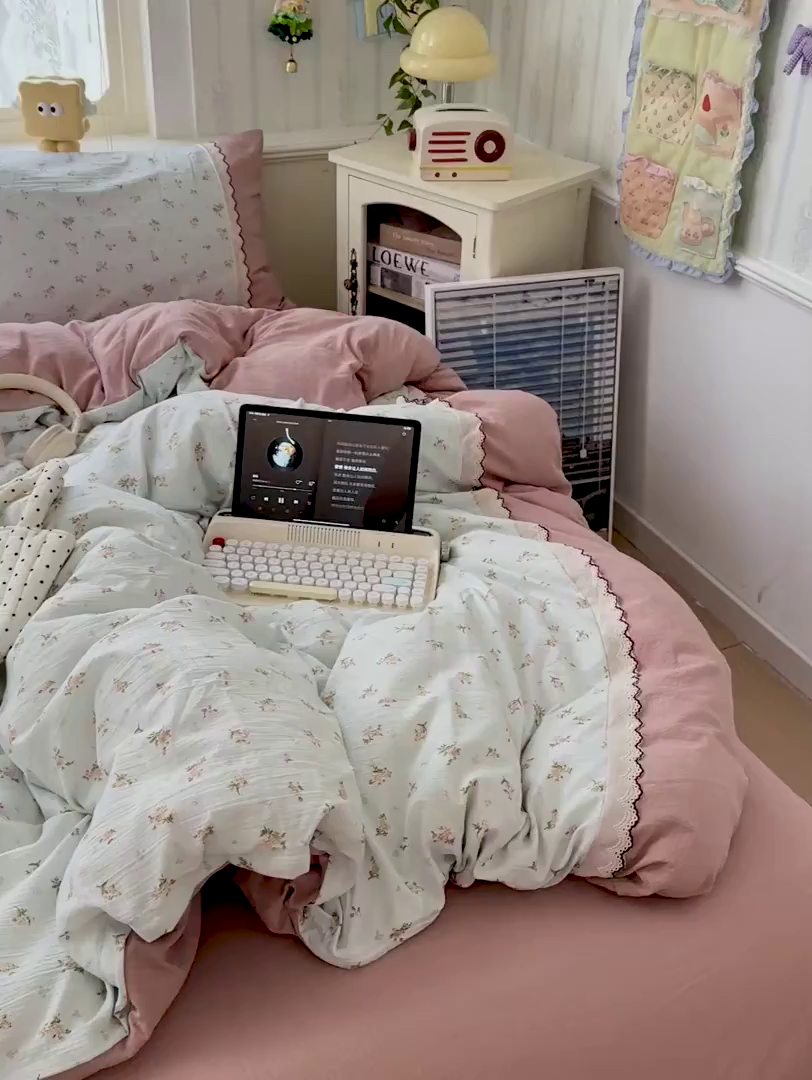 91家纺网 家纺一手货源 找家纺 水墨江南 2025新款云感皱皱纱全棉花边四件套场景一 花边款-铃兰花