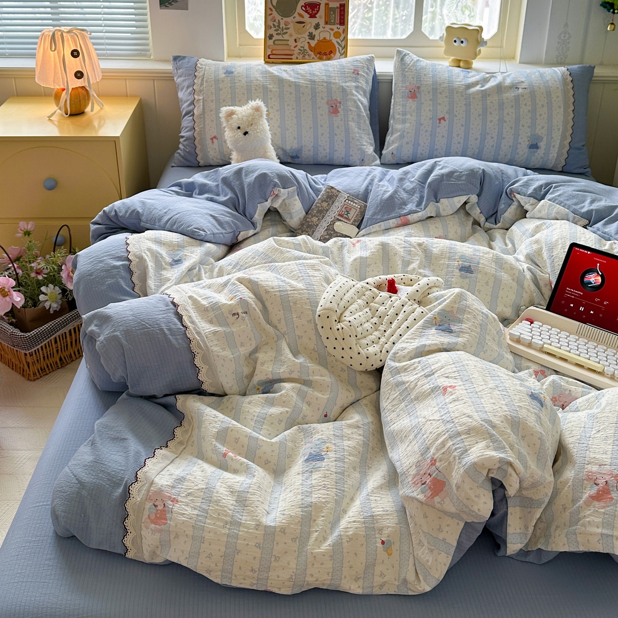 91家纺网 家纺一手货源 找家纺 水墨江南 2025新款云感皱皱纱全棉花边四件套场景一 花边款-绒绒象