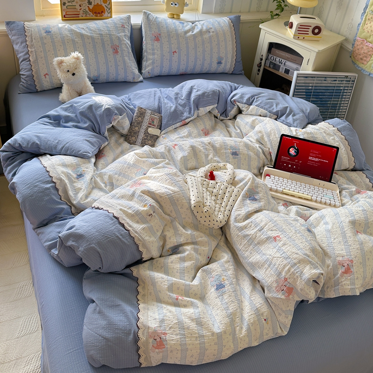 91家纺网 家纺一手货源 找家纺 水墨江南 2025新款云感皱皱纱全棉花边四件套场景一 花边款-绒绒象