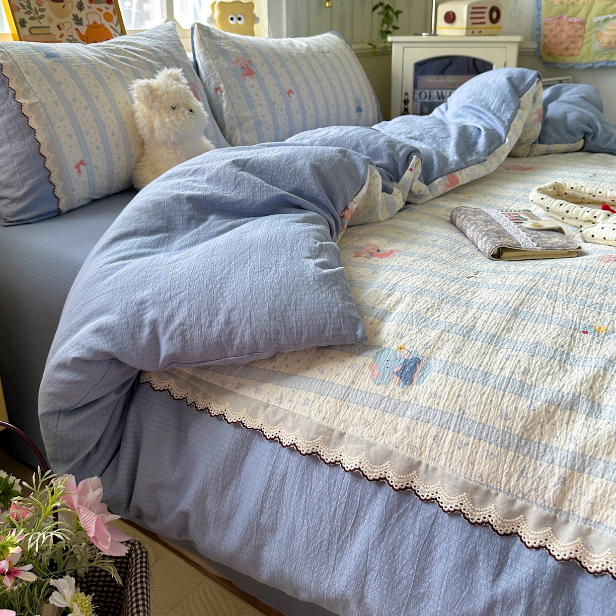 91家纺网 家纺一手货源 找家纺 水墨江南 2025新款云感皱皱纱全棉花边四件套场景一 花边款-绒绒象