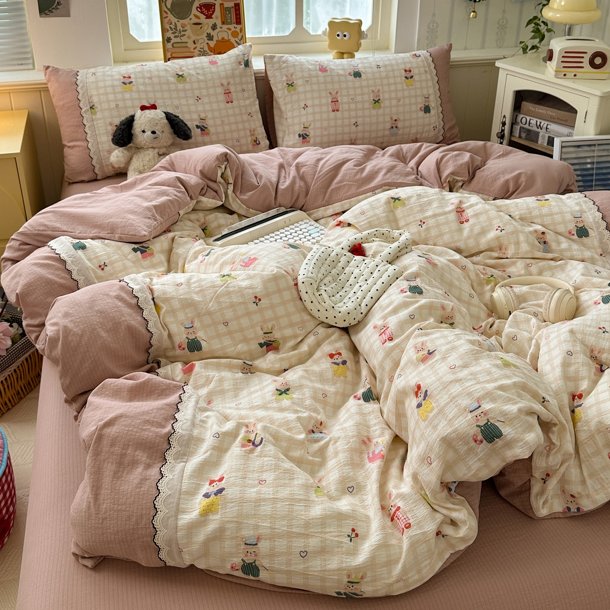 91家纺网 家纺一手货源 找家纺 水墨江南 2025新款云感皱皱纱全棉花边四件套场景一 花边款-兔宝宝