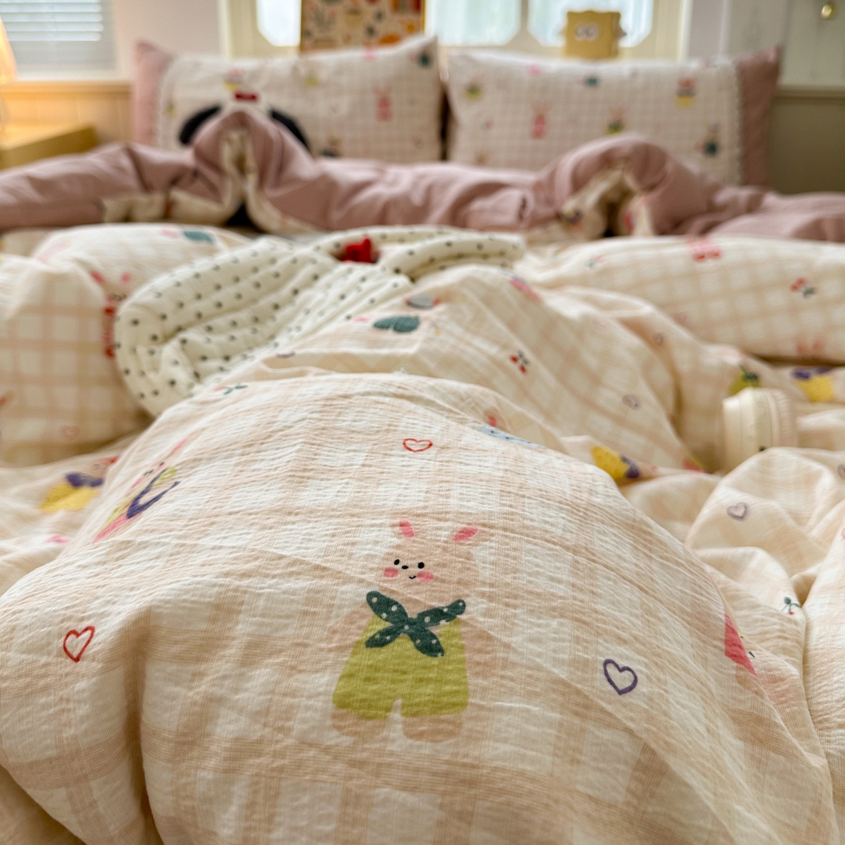 91家纺网 家纺一手货源 找家纺 水墨江南 2025新款云感皱皱纱全棉花边四件套场景一 花边款-兔宝宝