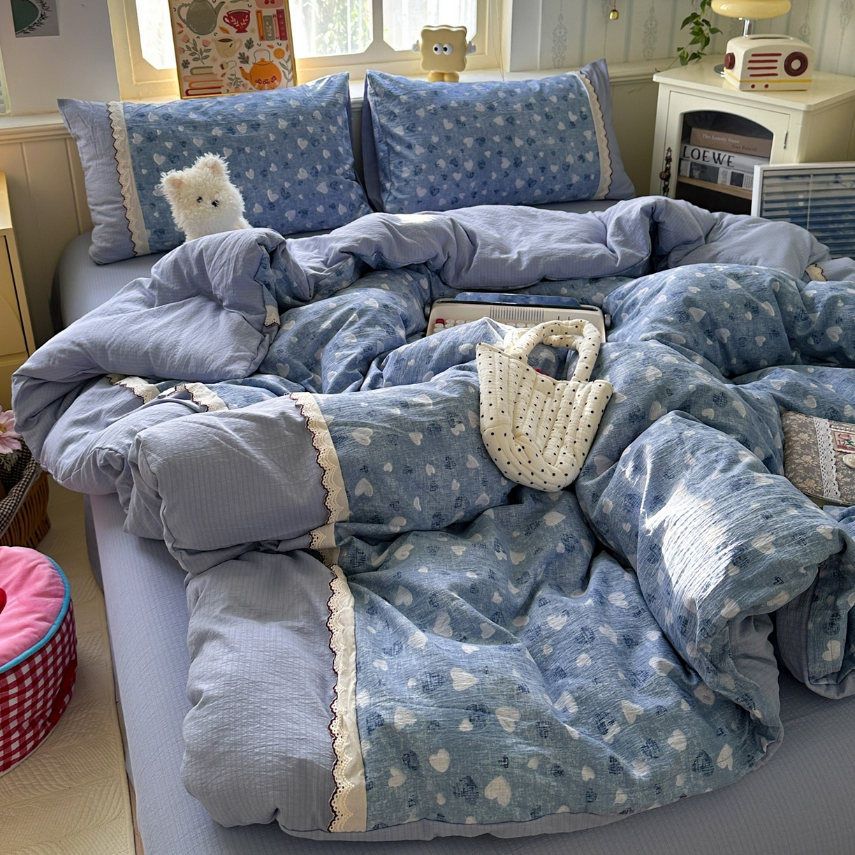 91家纺网 家纺一手货源 找家纺 水墨江南 2025新款云感皱皱纱全棉花边四件套场景一 花边款-小确幸