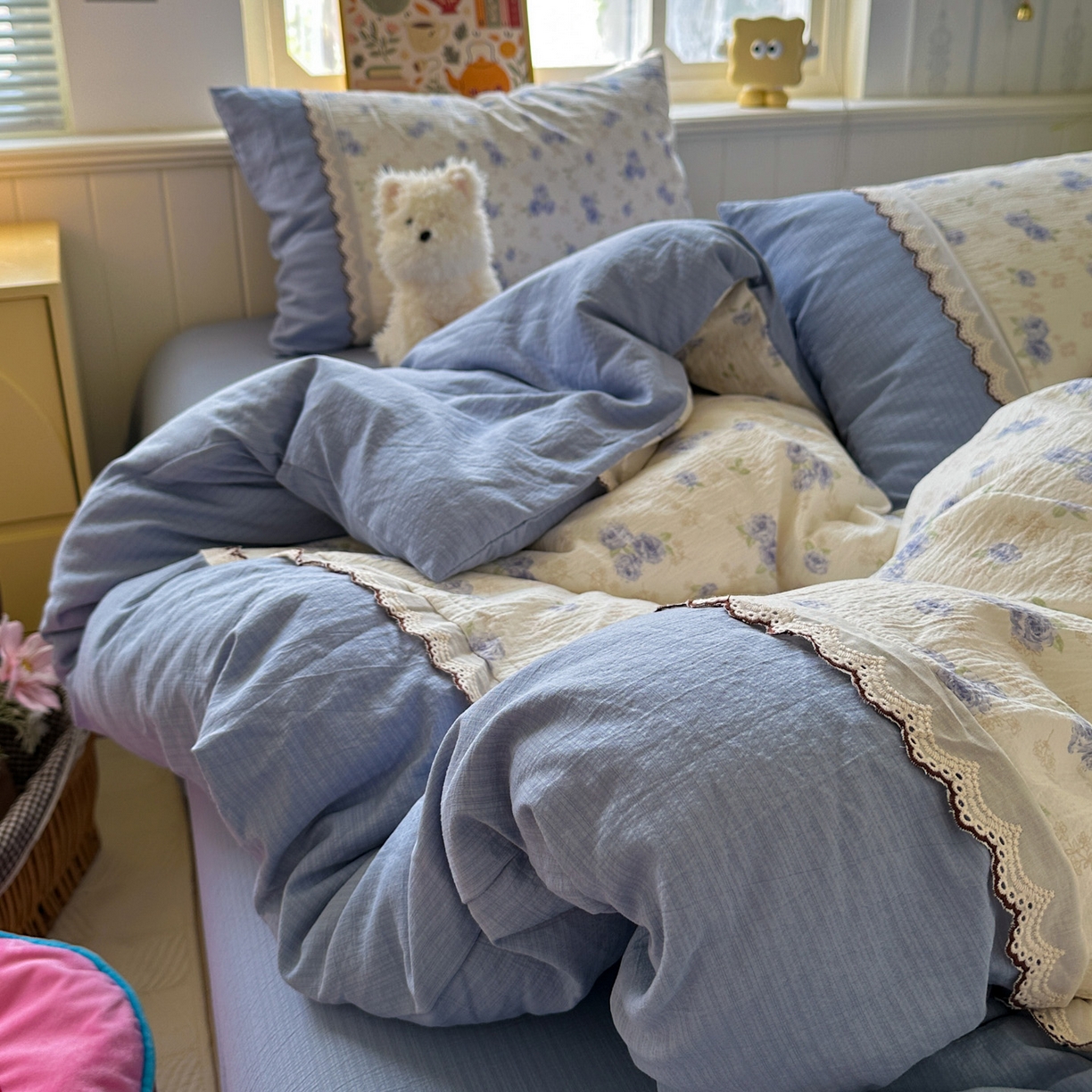 91家纺网 家纺一手货源 找家纺 水墨江南 2025新款云感皱皱纱全棉花边四件套场景一 花边款-幽香