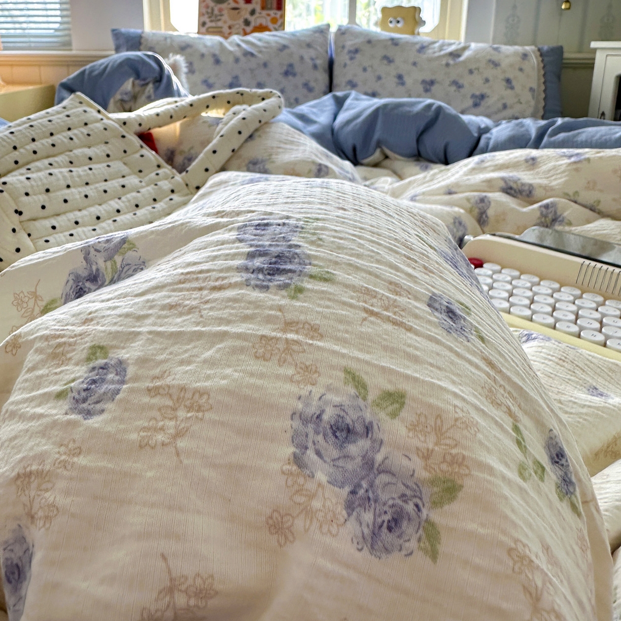 91家纺网 家纺一手货源 找家纺 水墨江南 2025新款云感皱皱纱全棉花边四件套场景一 花边款-幽香