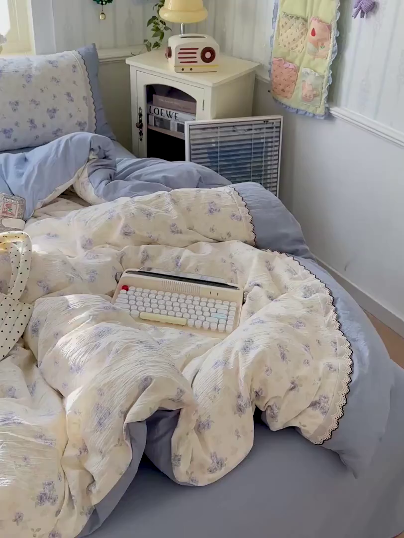 91家纺网 家纺一手货源 找家纺 水墨江南 2025新款云感皱皱纱全棉花边四件套场景一 花边款-幽香