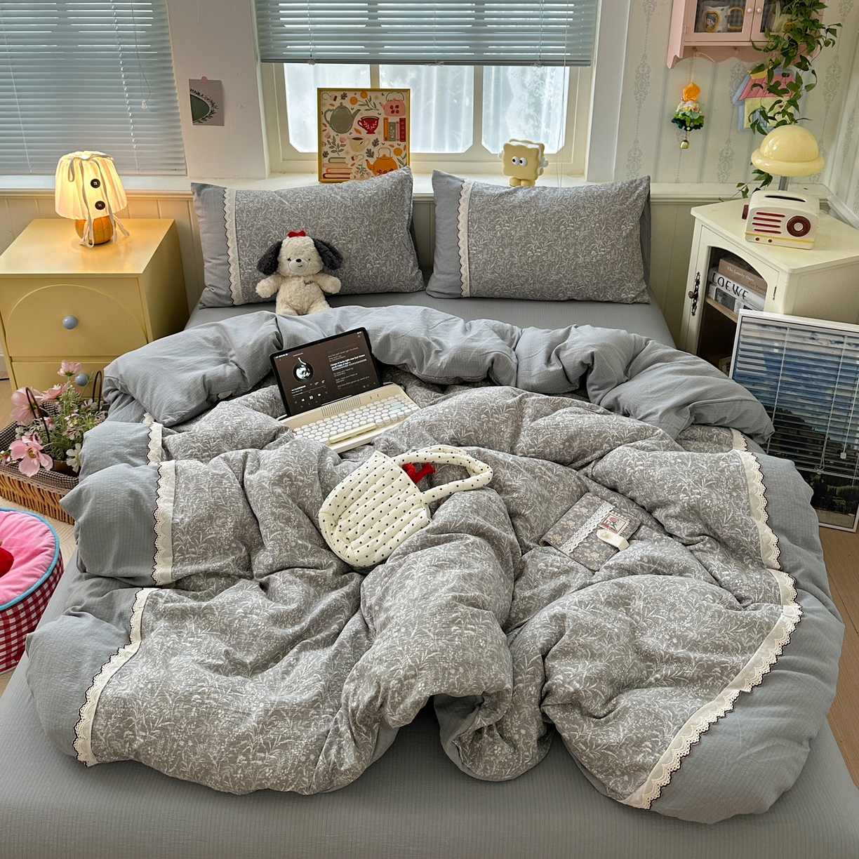 91家纺网 家纺一手货源 找家纺 水墨江南 2025新款云感皱皱纱全棉花边四件套场景一 花边款-枝蔓