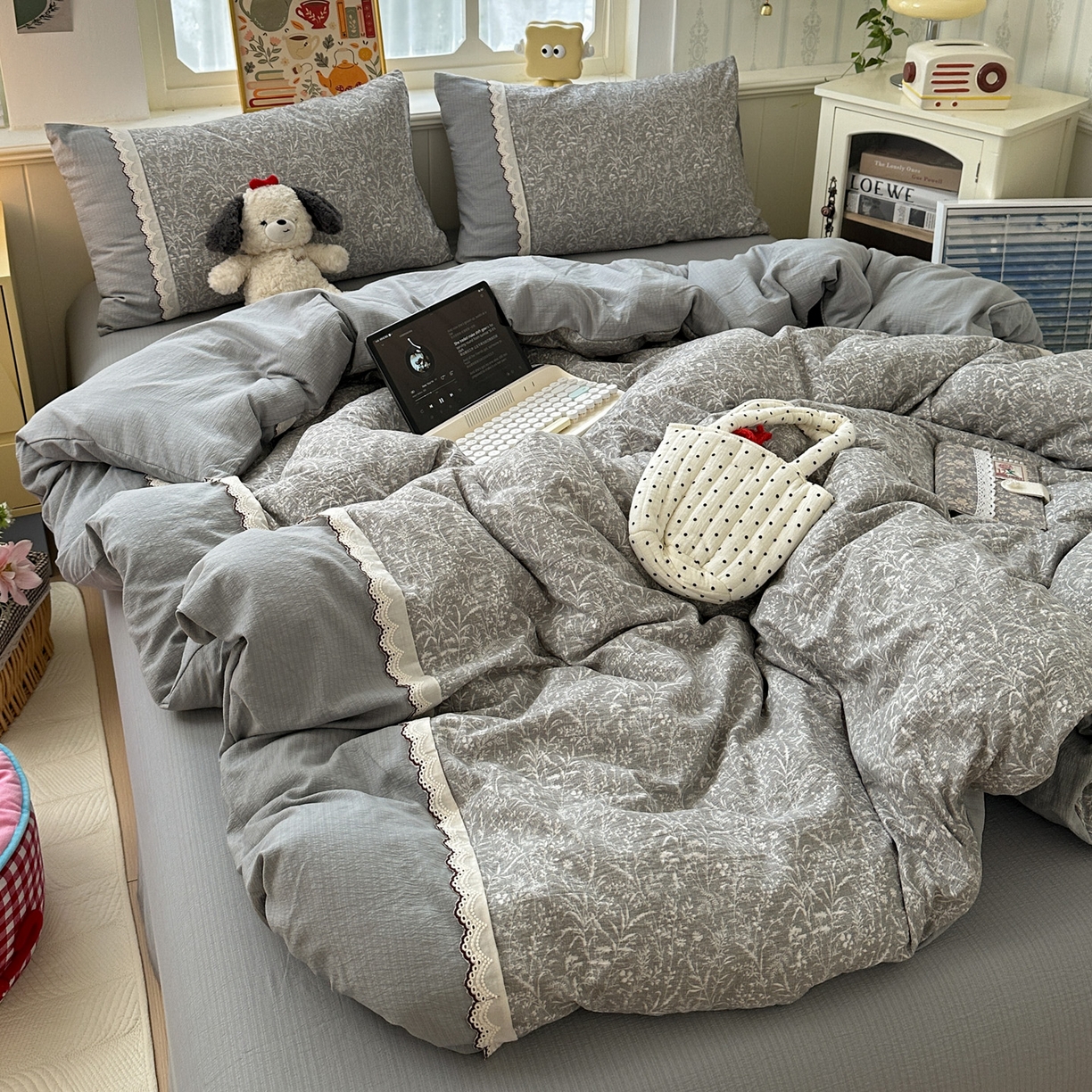 91家纺网 家纺一手货源 找家纺 水墨江南 2025新款云感皱皱纱全棉花边四件套场景一 花边款-枝蔓