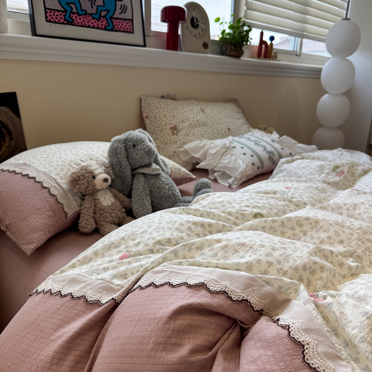 91家纺网 家纺一手货源 找家纺 （总）水墨江南 2025新款云感皱皱纱全棉花边四件套-场景二