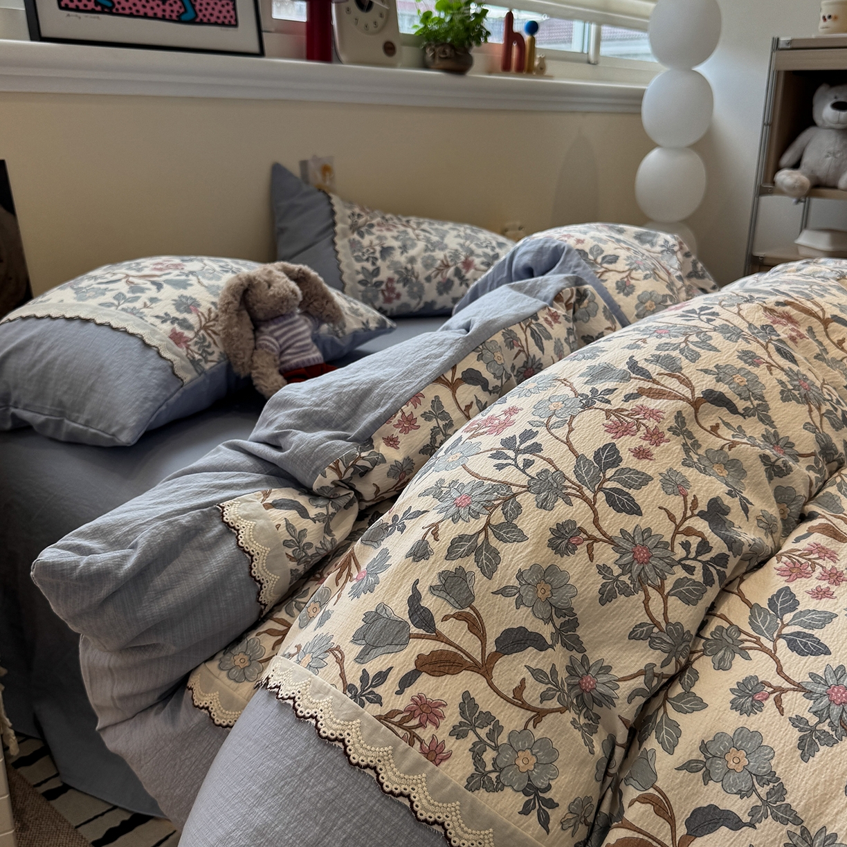 91家纺网 家纺一手货源 找家纺 （总）水墨江南 2025新款云感皱皱纱全棉花边四件套-场景二