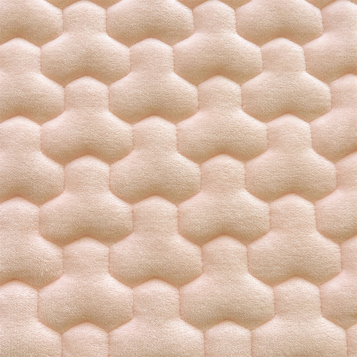 91家纺网 家纺一手货源 找家纺 （总）雯豆家纺 2025新款刺绣牛奶绒夹棉床笠绣花款卡通床笠三件套