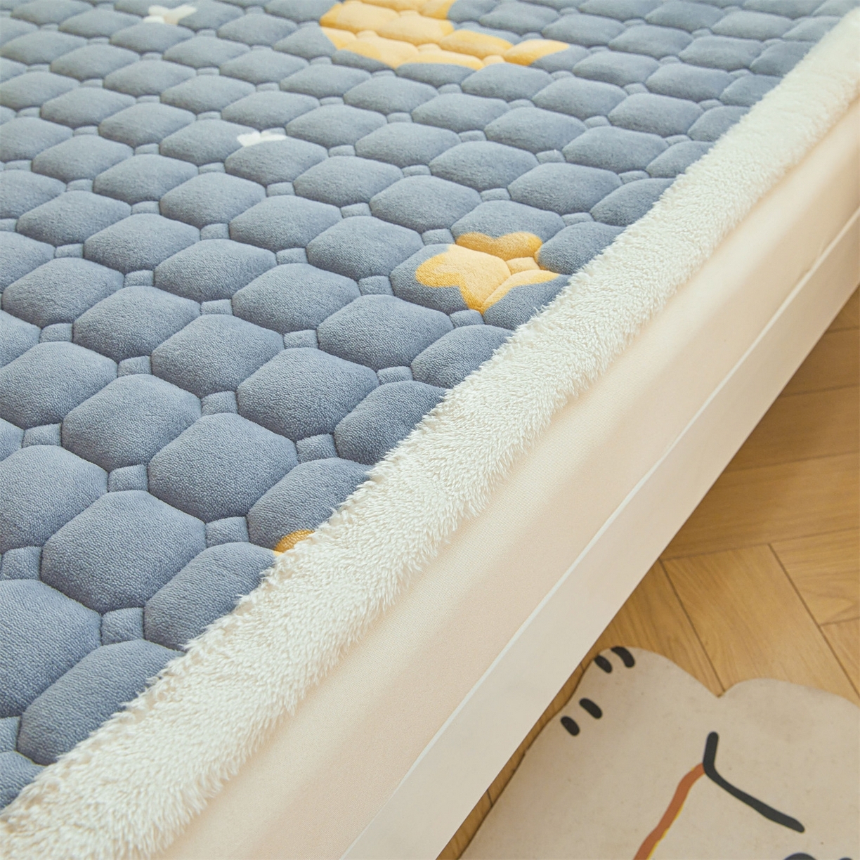 91家纺网 家纺一手货源 找家纺 （总）雯豆家纺 2025新款牛奶绒床垫床护垫学生床褥子宿舍印花床褥铺底