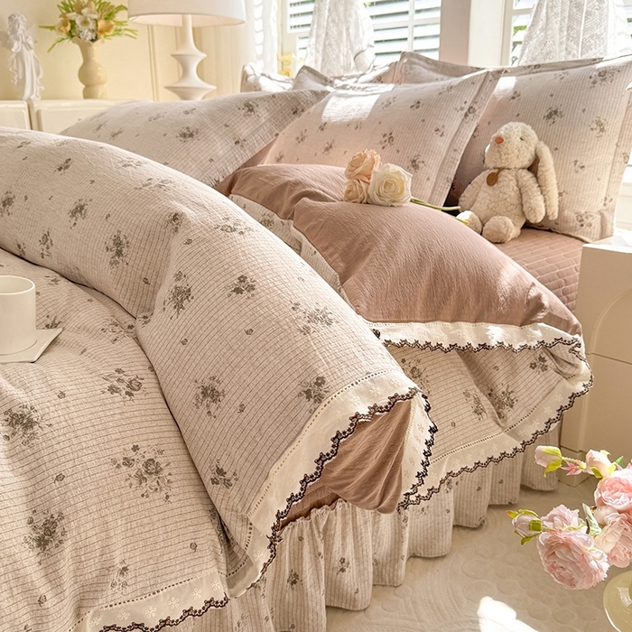 91家纺网 家纺一手货源 找家纺 （总）韩约家纺 2025新款全棉纯棉镂空双色刺绣花边法式床盖款棉麻四件套