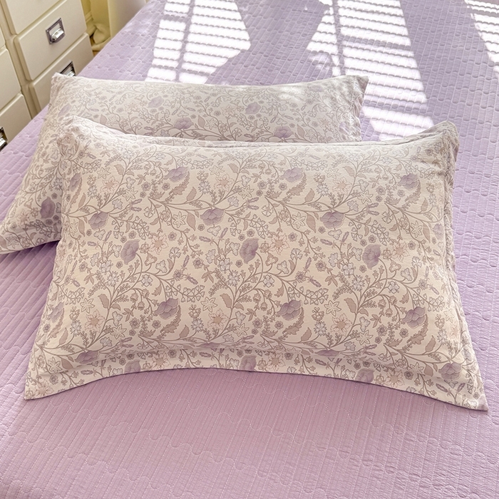 91家纺网 家纺一手货源 找家纺 韩约家纺 2025新款全棉纯棉镂空双色刺绣花边法式床盖款棉麻四件套 若彩