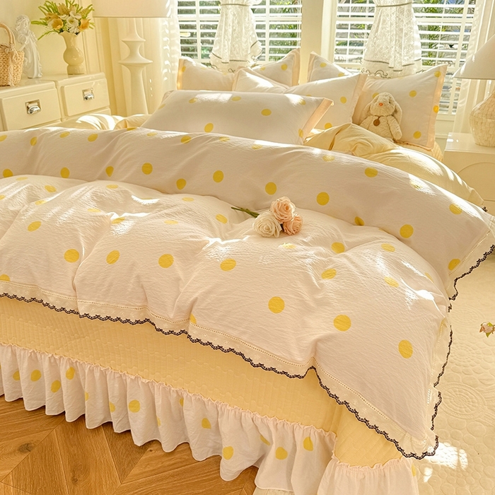 91家纺网 家纺一手货源 找家纺 韩约家纺 2025新款全棉纯棉镂空双色刺绣花边法式床盖款棉麻四件套 波波奶油黄