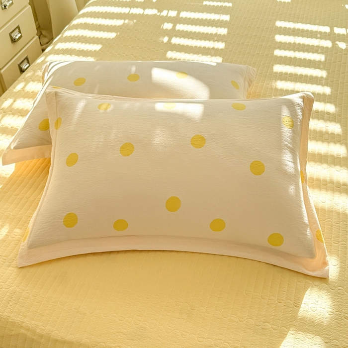 91家纺网 家纺一手货源 找家纺 韩约家纺 2025新款全棉纯棉镂空双色刺绣花边法式床盖款棉麻四件套 波波奶油黄