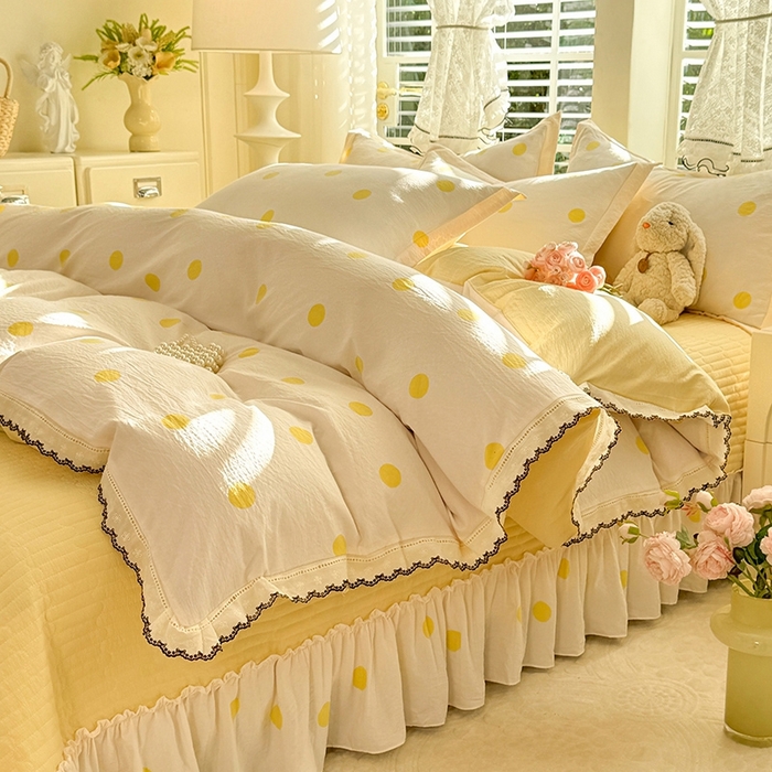 91家纺网 家纺一手货源 找家纺 韩约家纺 2025新款全棉纯棉镂空双色刺绣花边法式床盖款棉麻四件套 波波奶油黄