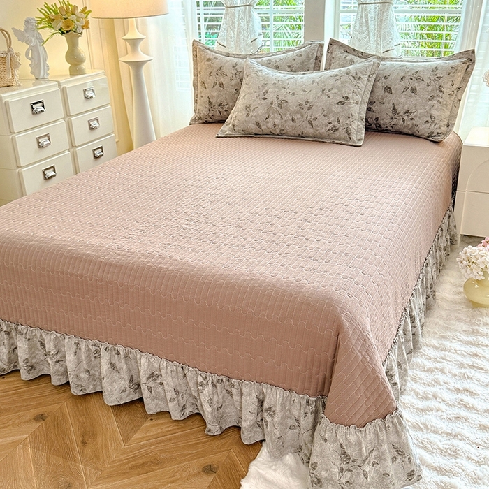 91家纺网 家纺一手货源 找家纺 韩约家纺 2025新款全棉纯棉镂空双色刺绣花边法式床盖款棉麻四件套 梵婷