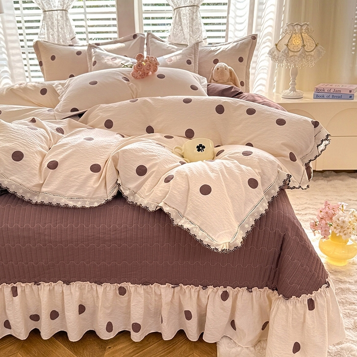 91家纺网 家纺一手货源 找家纺 韩约家纺 2025新款全棉纯棉镂空双色刺绣花边法式床盖款棉麻四件套 波波咖