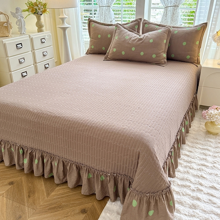 91家纺网 家纺一手货源 找家纺 韩约家纺 2025新款全棉纯棉镂空双色刺绣花边法式床盖款棉麻四件套 波波绿