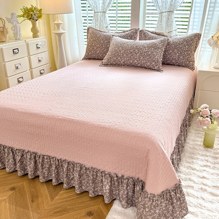 91家纺网 家纺一手货源 找家纺 韩约家纺 2025新款全棉纯棉镂空双色刺绣花边法式床盖款棉麻四件套 朝歌