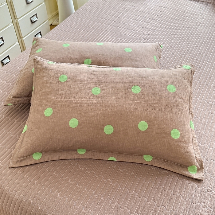 91家纺网 家纺一手货源 找家纺 韩约家纺 2025新款全棉纯棉镂空双色刺绣花边法式床盖款棉麻四件套 波波绿