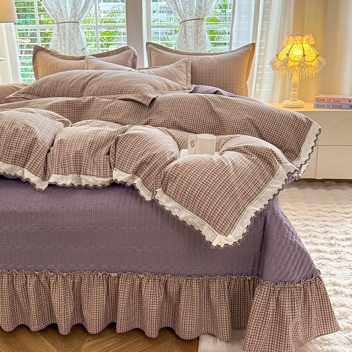 91家纺网 家纺一手货源 找家纺 韩约家纺 2025新款全棉纯棉镂空双色刺绣花边法式床盖款棉麻四件套 简熙