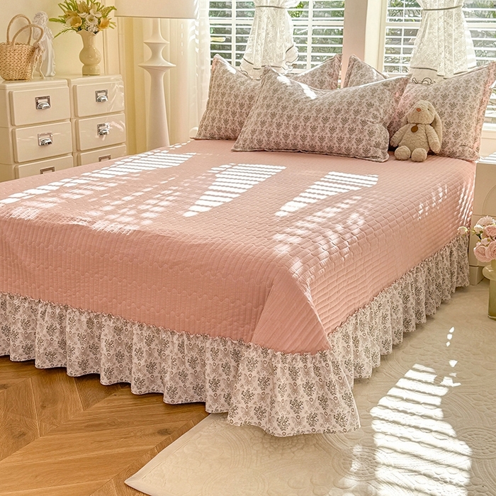 91家纺网 家纺一手货源 找家纺 韩约家纺 2025新款全棉纯棉镂空双色刺绣花边法式床盖款棉麻四件套 蝶语香