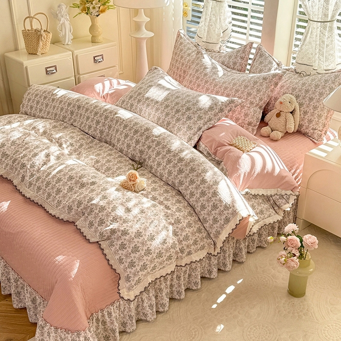 91家纺网 家纺一手货源 找家纺 韩约家纺 2025新款全棉纯棉镂空双色刺绣花边法式床盖款棉麻四件套 蝶语香