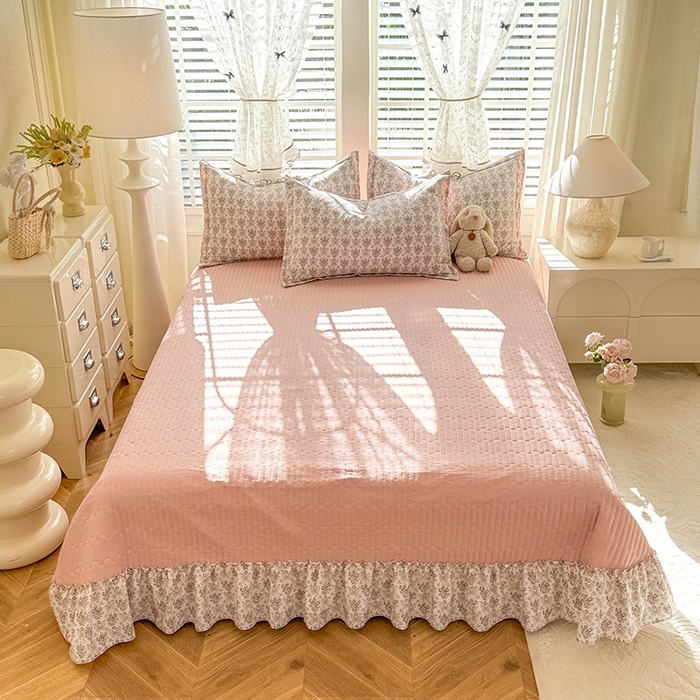 91家纺网 家纺一手货源 找家纺 韩约家纺 2025新款全棉纯棉镂空双色刺绣花边法式床盖款棉麻四件套 蝶语香