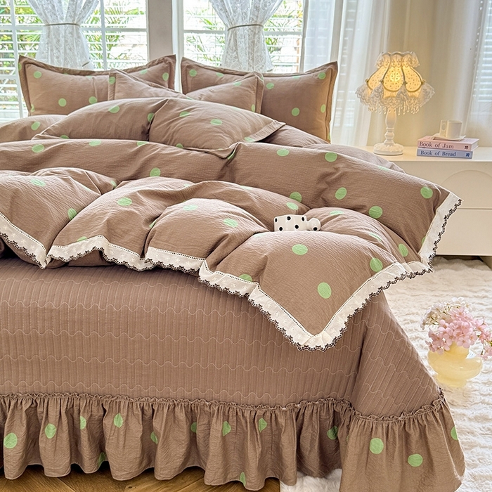 91家纺网 家纺一手货源 找家纺 韩约家纺 2025新款全棉纯棉镂空双色刺绣花边法式床盖款棉麻四件套 波波绿