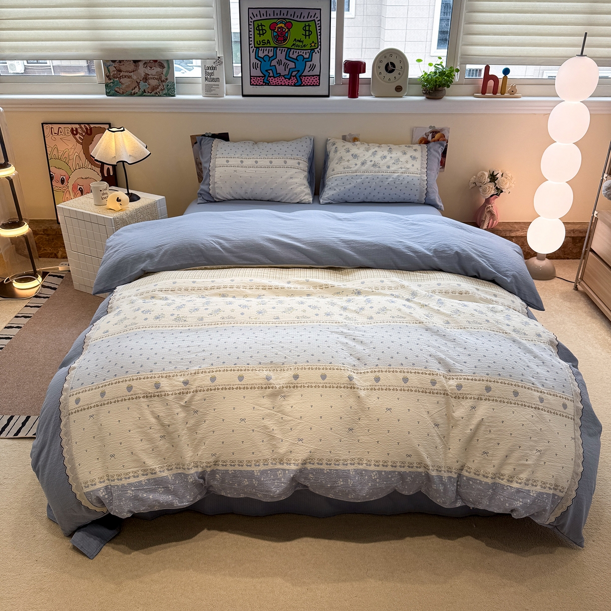 91家纺网 家纺一手货源 找家纺 水墨江南 2025新款云感皱皱纱全棉花边四件套-场景二 花边款-春天里蓝